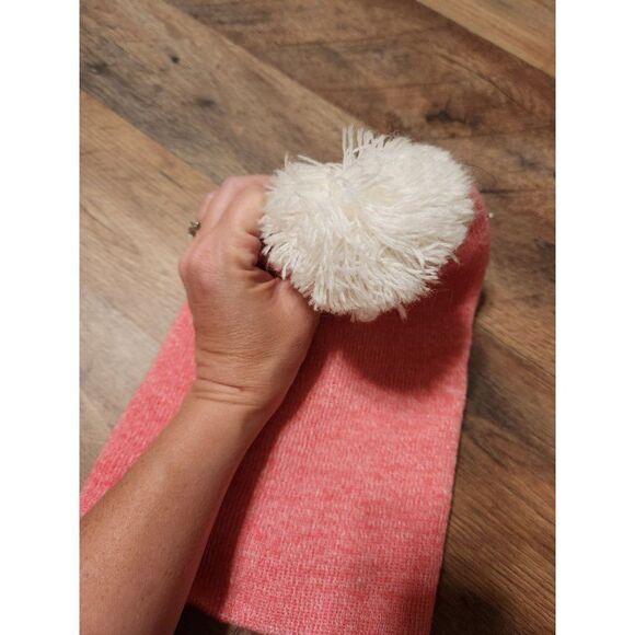 Pink winter hat size unknown - Picture 2 of 3